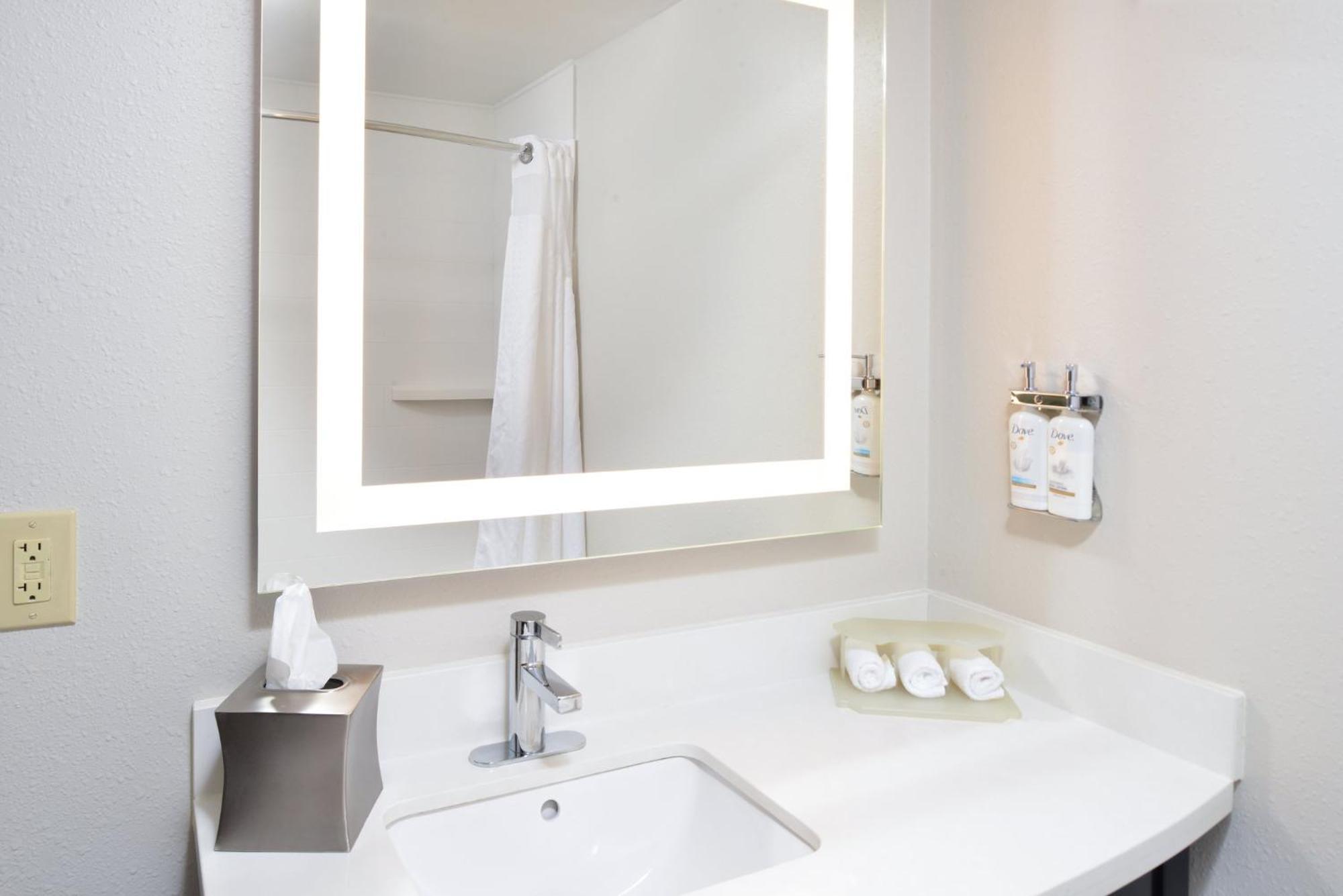 Hotel Express Lewisburg - By Ihg 2*